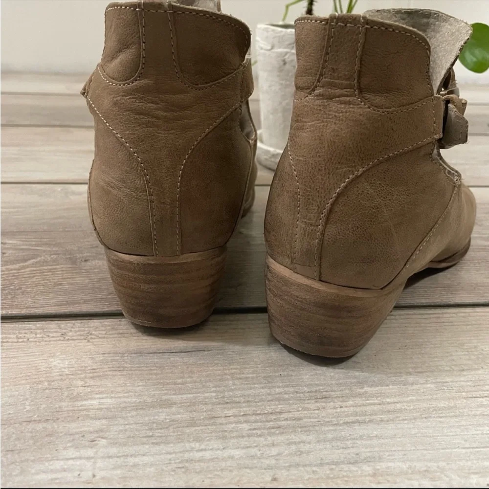 Seychelles Leather‎ Buckle Ankle Boots